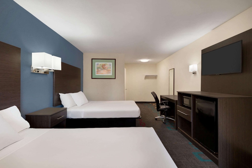 Days Inn by Wyndham Lawton 21/47