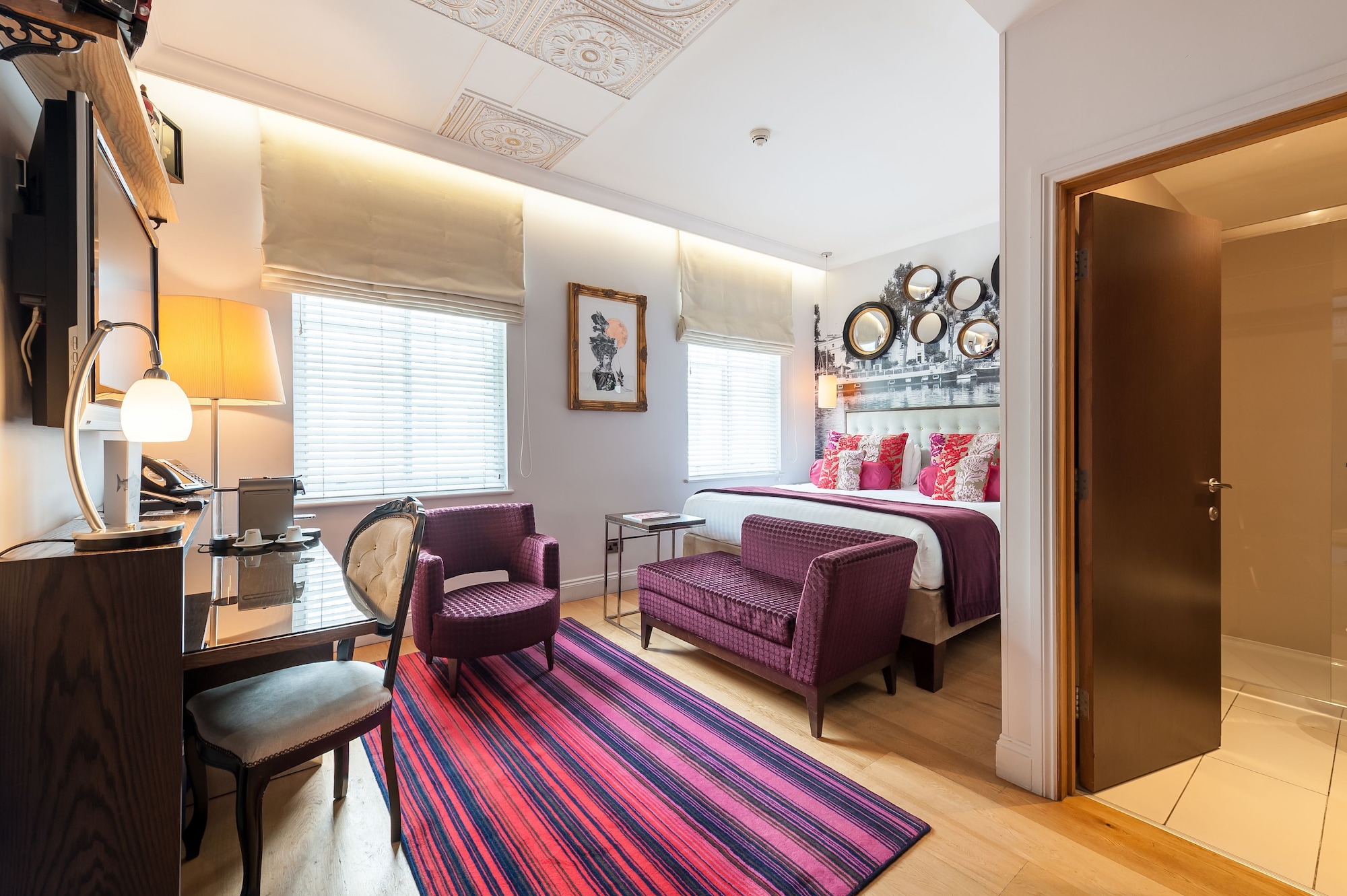 PREMIUM, KING BED, GARDEN VIEW, SOFA