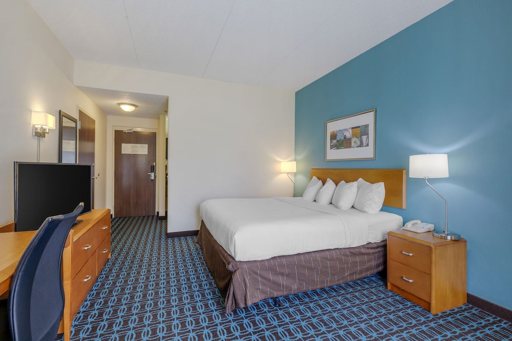 Quality Inn and Suites Sandusky 13/40