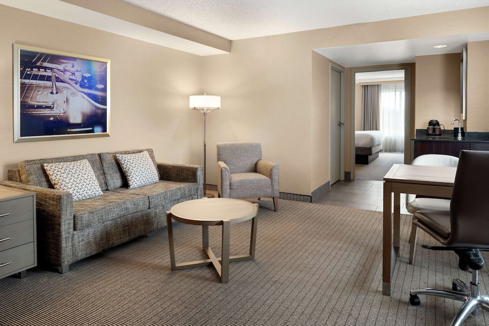 Embassy Suites by Hilton Cleveland Rockside 17/33