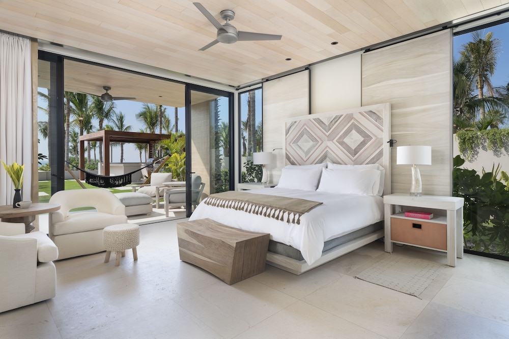 4 Bedrooms, Ocean, House, 7 Queen Beds, Beach Front, with Pool