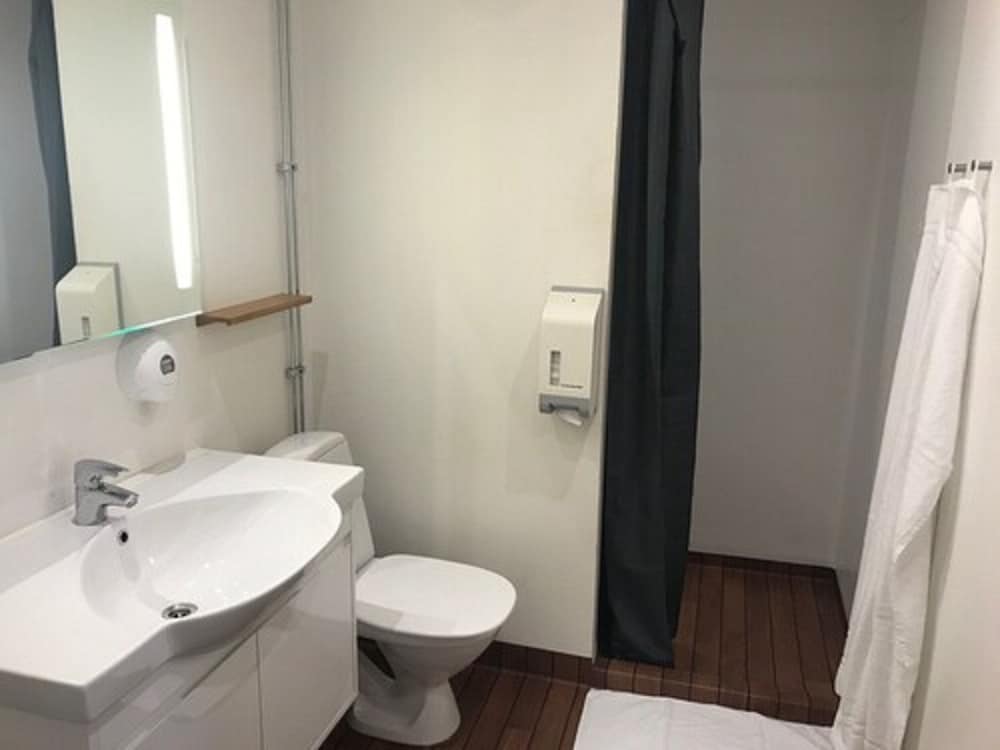 Port Hotel 45/45