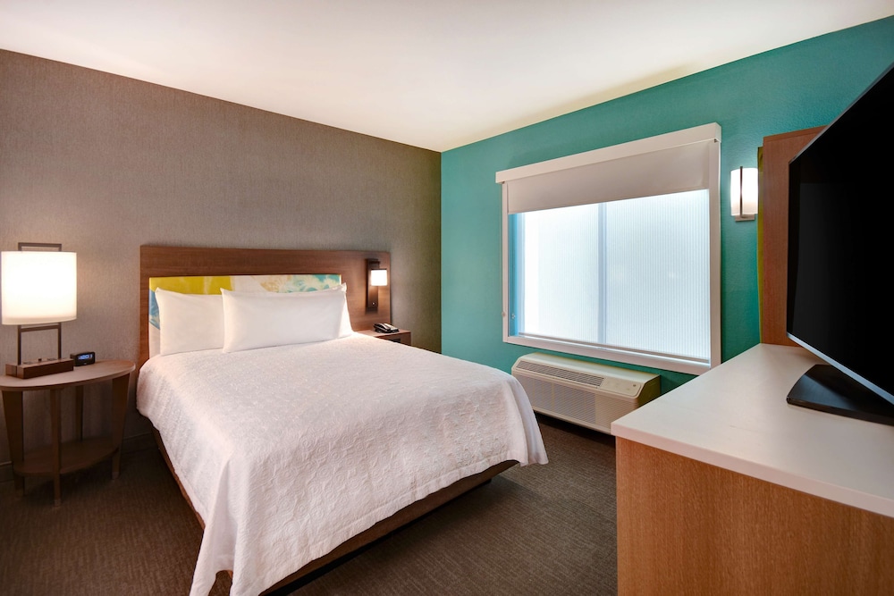 STUDIO, SUITE, KING BED, LANDMARK VIEW