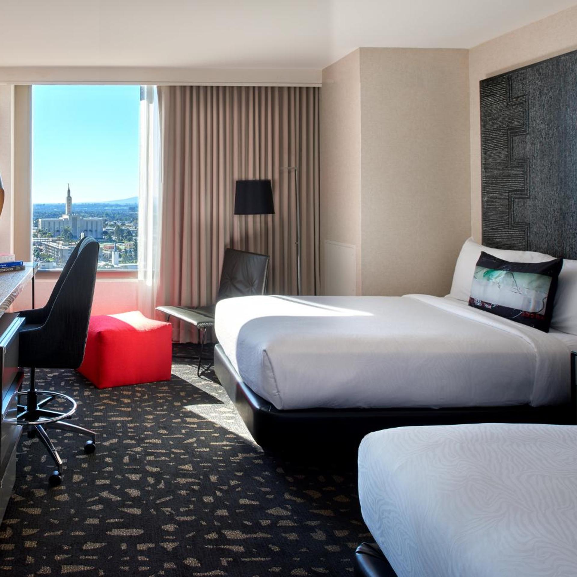 Essential, 2 Double Beds, Skyline View