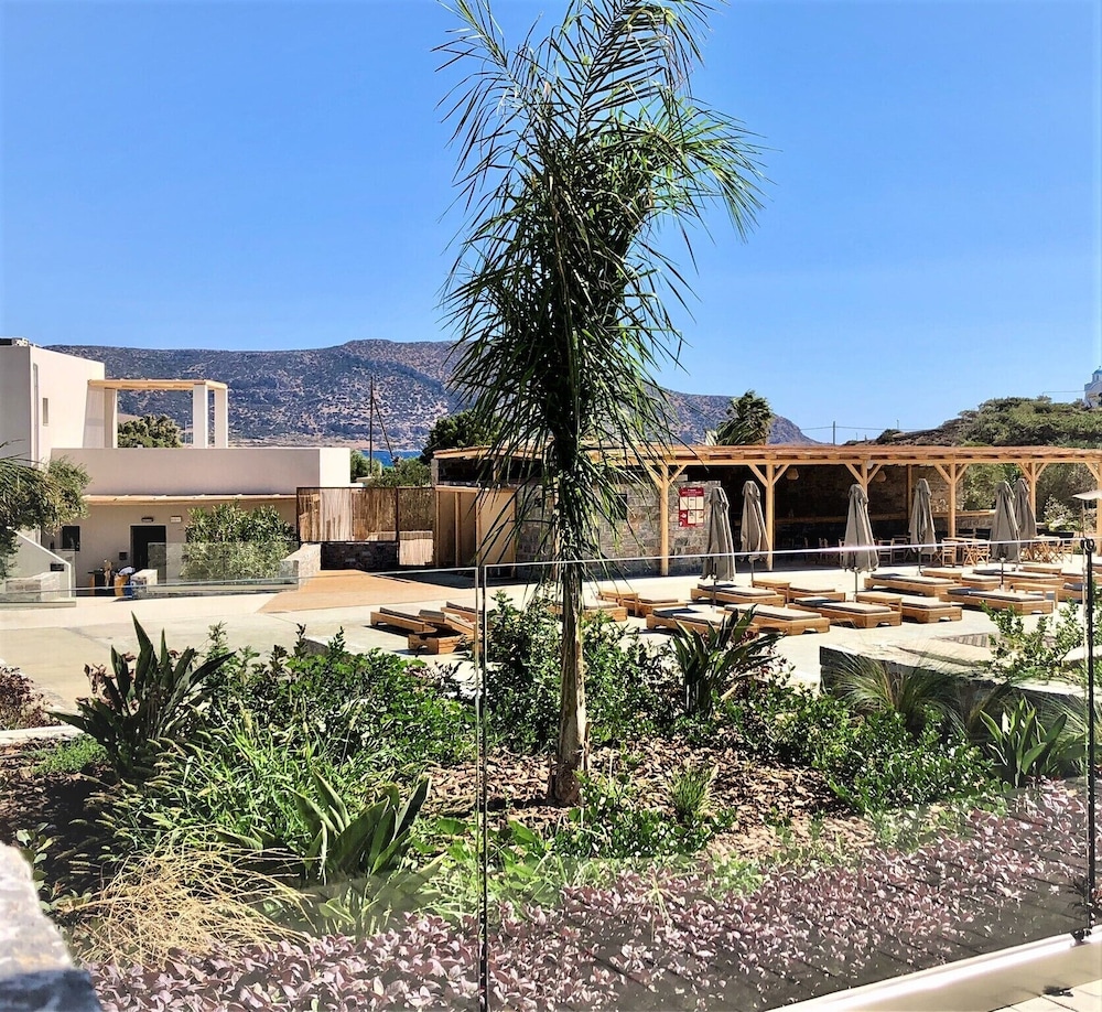 Helios Beach Hotel & Bungalows 29/48