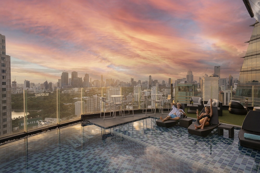 swimming pool spa