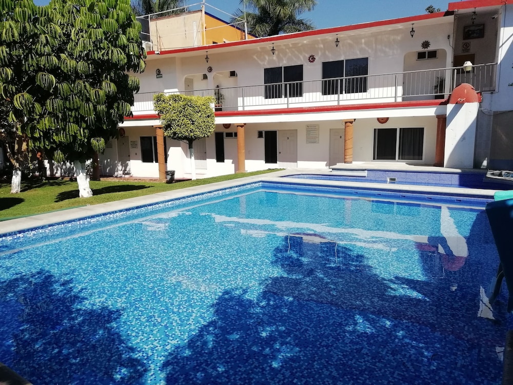 HOTEL QUINTA PARAISO COCOYOC 1/31
