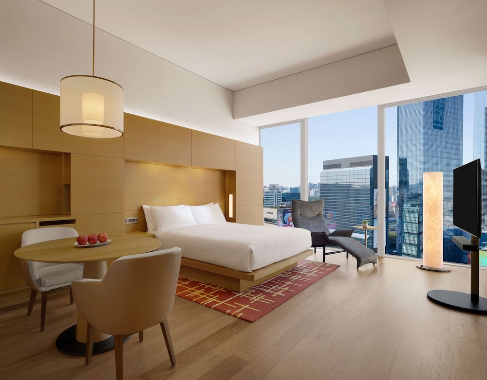 PREMIUM, KING BED, CITY VIEW