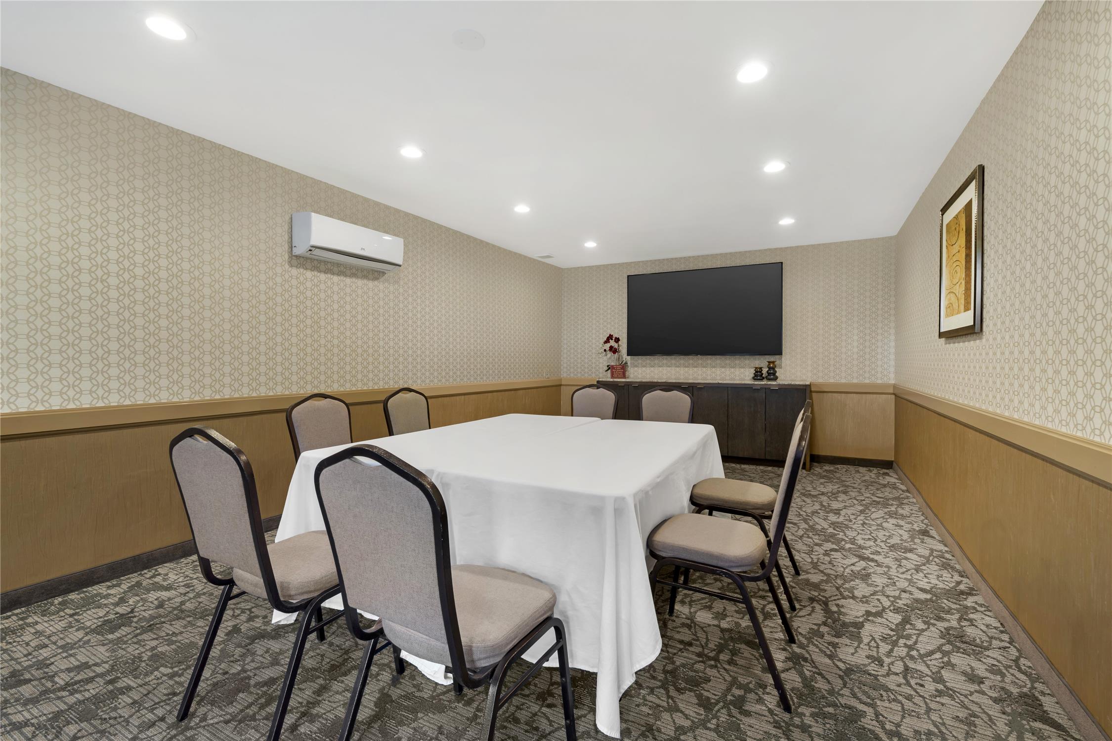 Best Western Plus Carriage Inn 69/78
