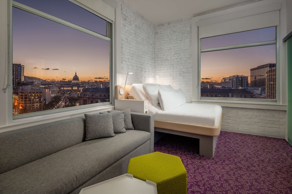 YOTEL San Francisco, Select by Hilton 43/76