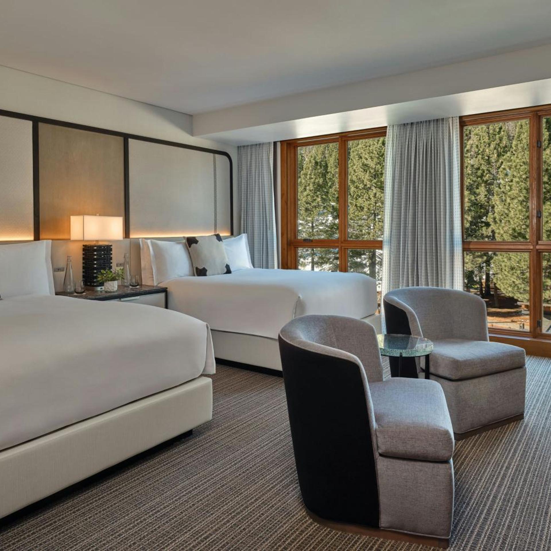 Deluxe, King Bed, Queen Bed, Mountain View