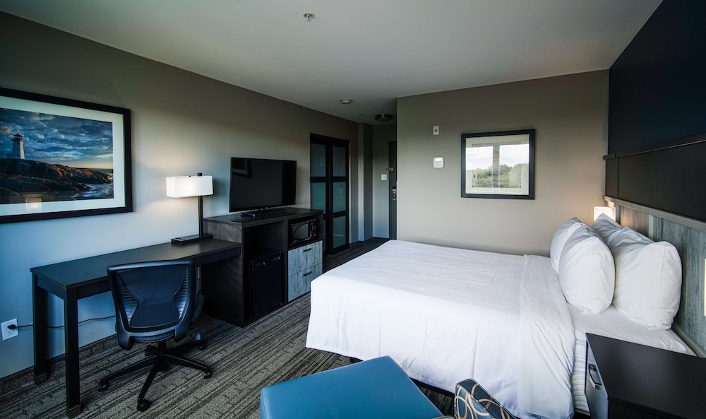 Best Western Plus Chocolate Lake Hotel 14/80