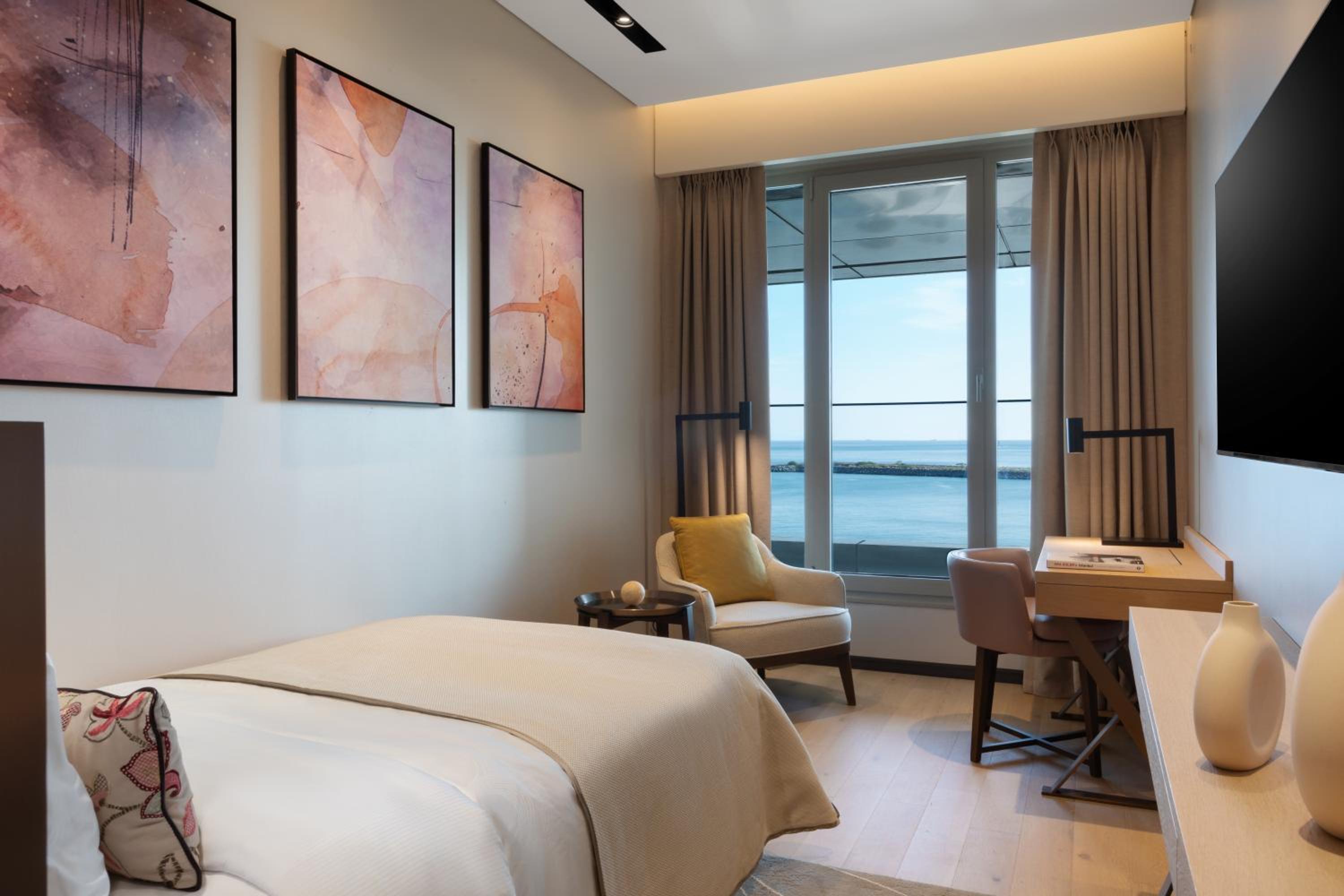 2 Bedrooms, Splendor, Residence, 2 King Beds, Sea View, Sofa, Executive Lounge Access
