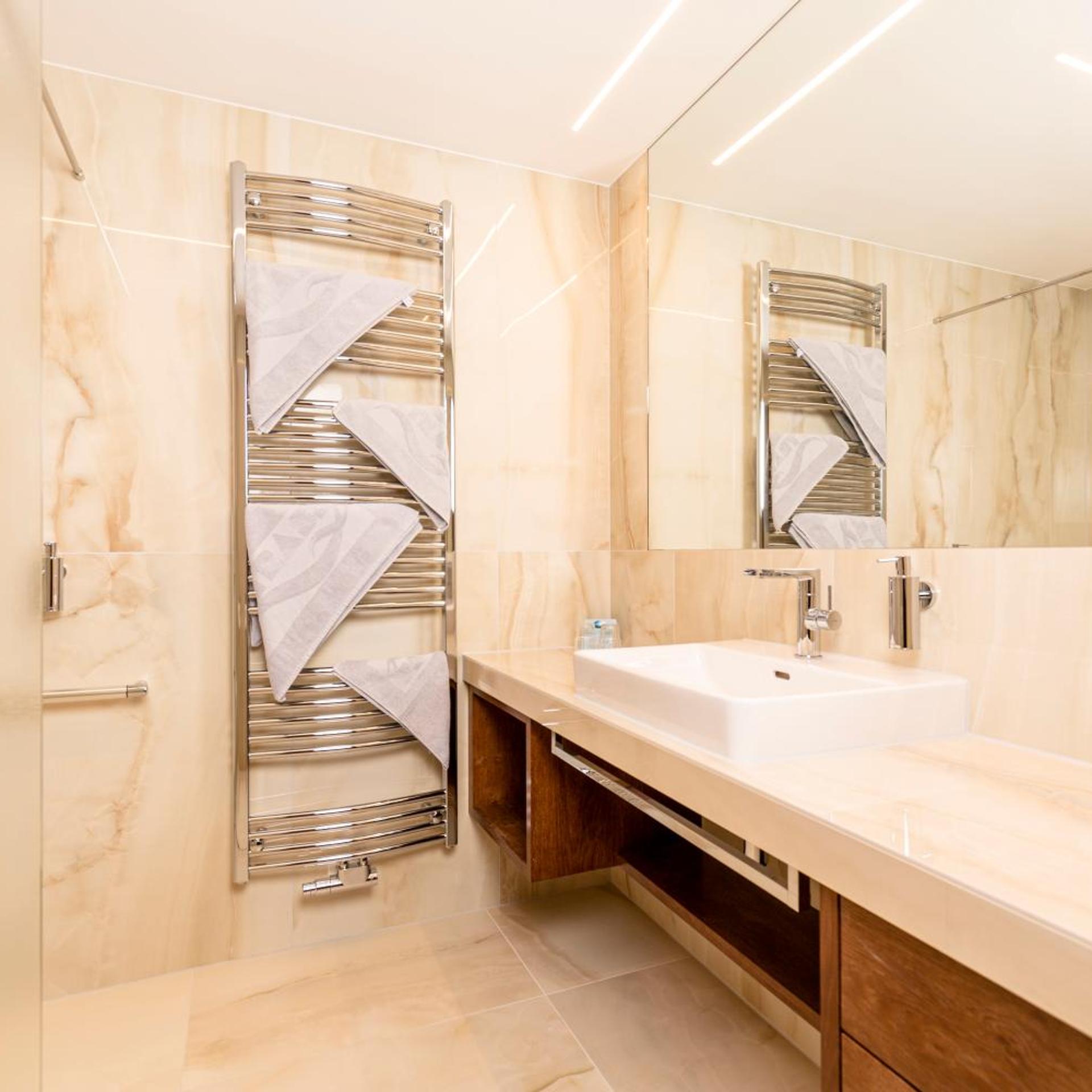 غرفة بسرير مزدوج، Fun & Spa Hotel Strass 5/6
