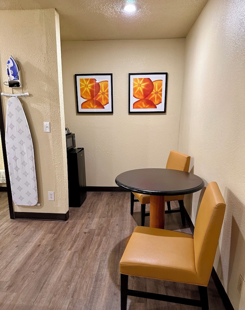 Travelers Inn 45/58