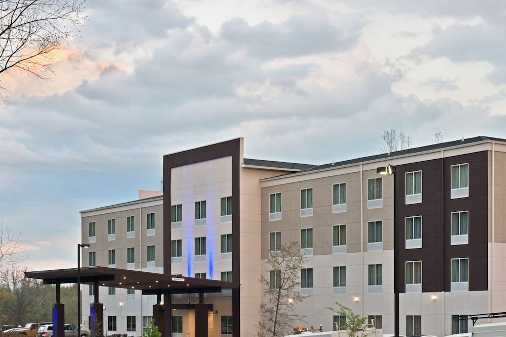 Holiday Inn Express & Suites Harrisburg S - New Cumberland 7/72