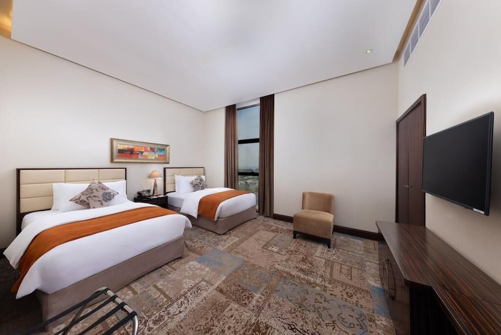 فندق ورويك الخبر(Warwick Al Khobar Hotel) 18/75