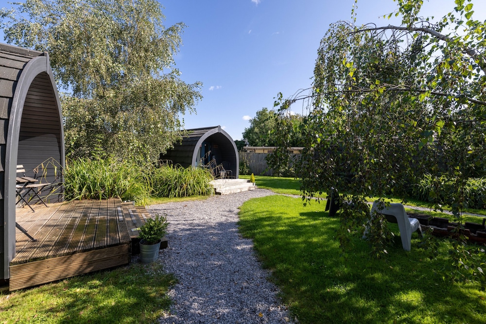 The Little Hide - Grown Up Glamping 46/50