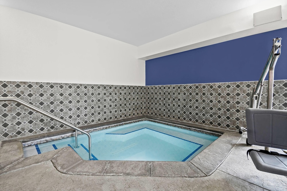 AmericInn by Wyndham International Falls Southwest 25/50