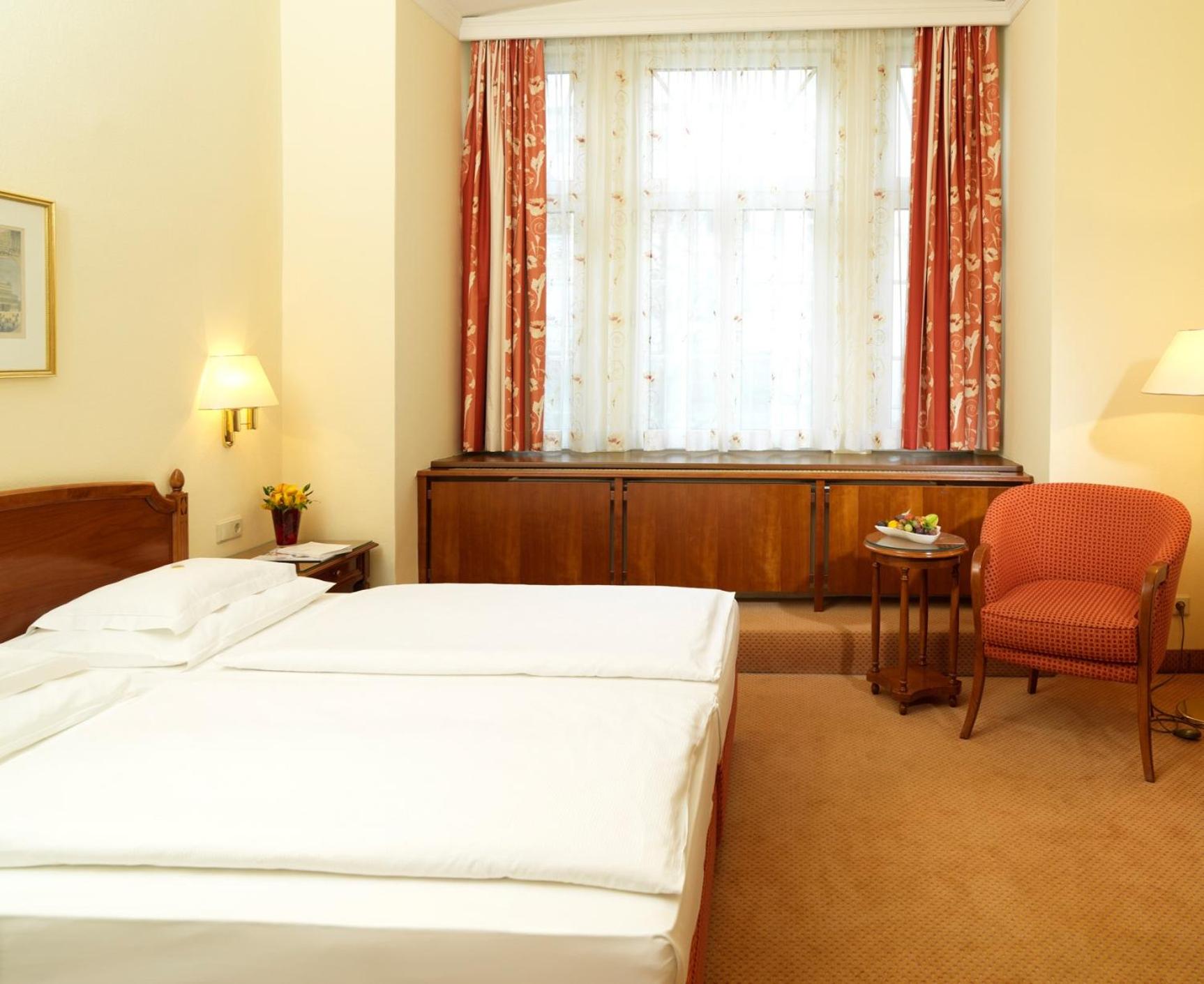 Room, Double Bed, Stefanie 5/10