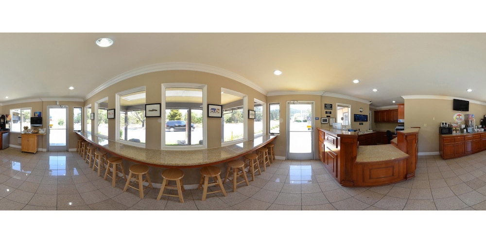 Super 8 By Wyndham Monterey/Carmel 41/48