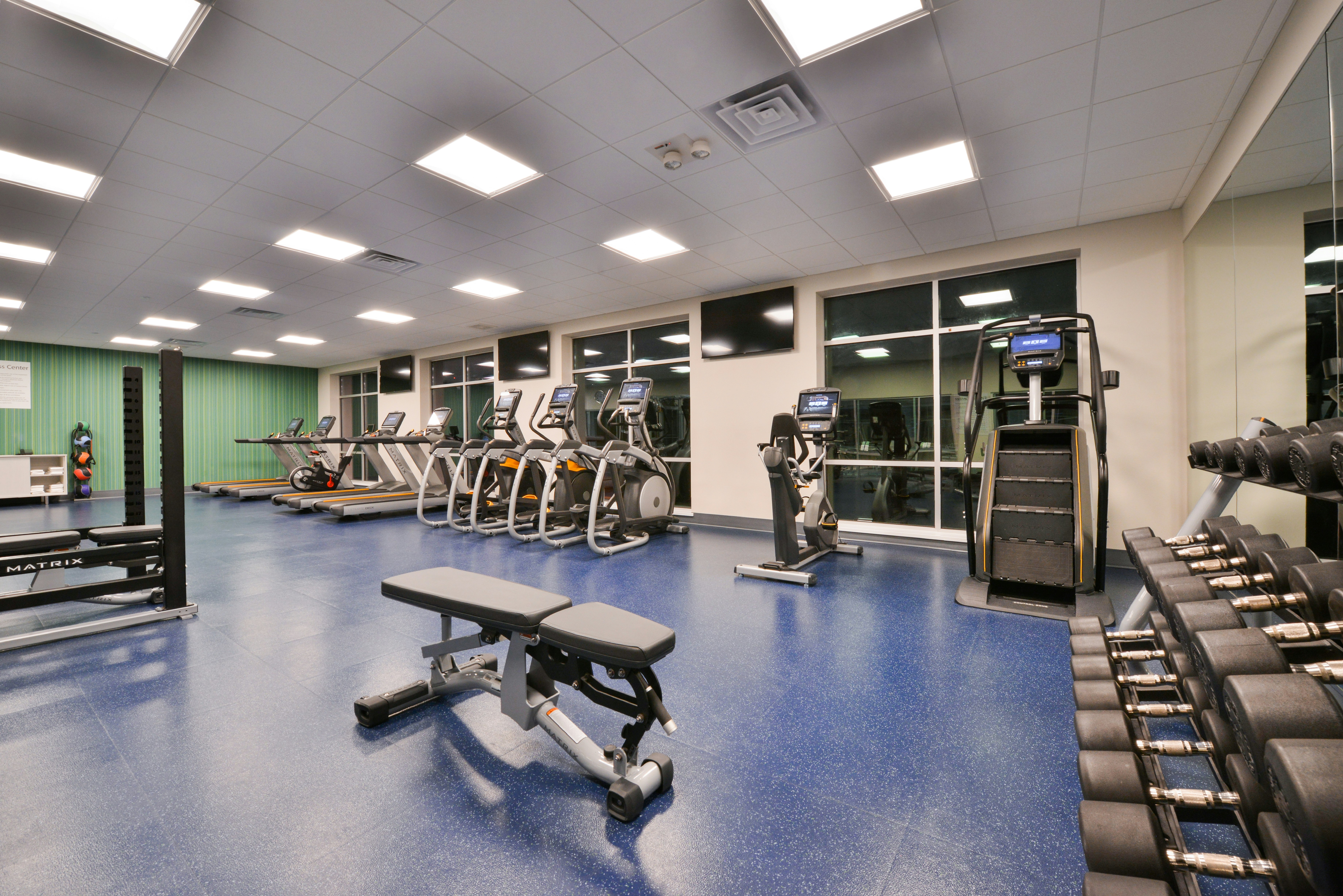 Holiday Inn Express And Suites Madison 43/65