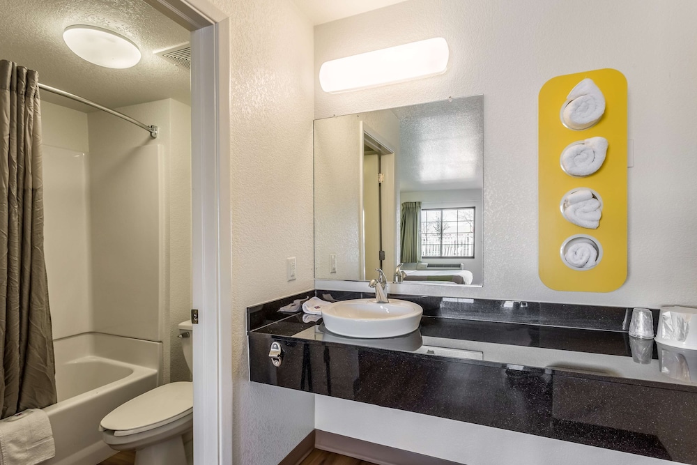 Motel6 El Paso, TX - East 29/32