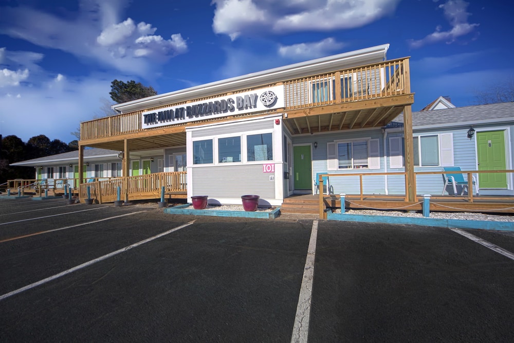 The Inn at Buzzards Bay 34/43