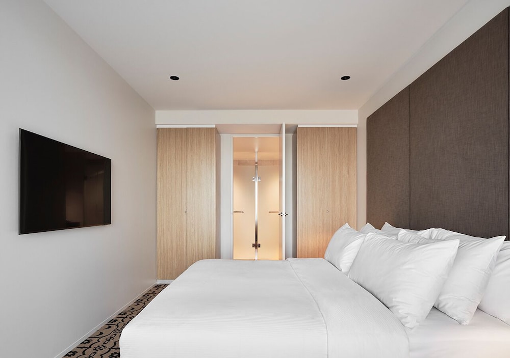 Burbury Hotel & Apartments 16/49