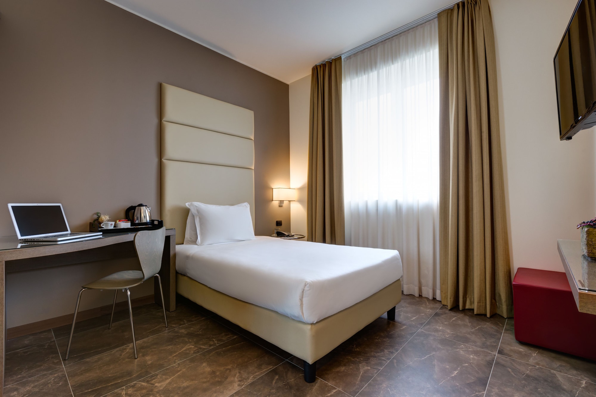 ROOM, TRIPLE, 3 BEDS