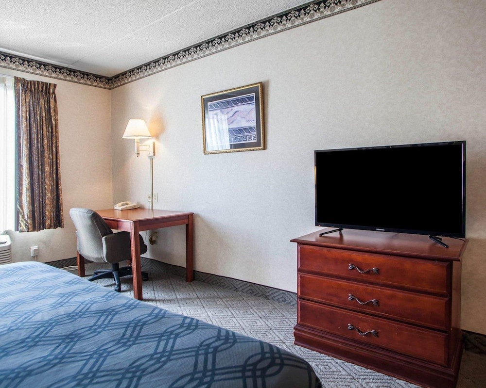 Rodeway Inn Suites 13/30