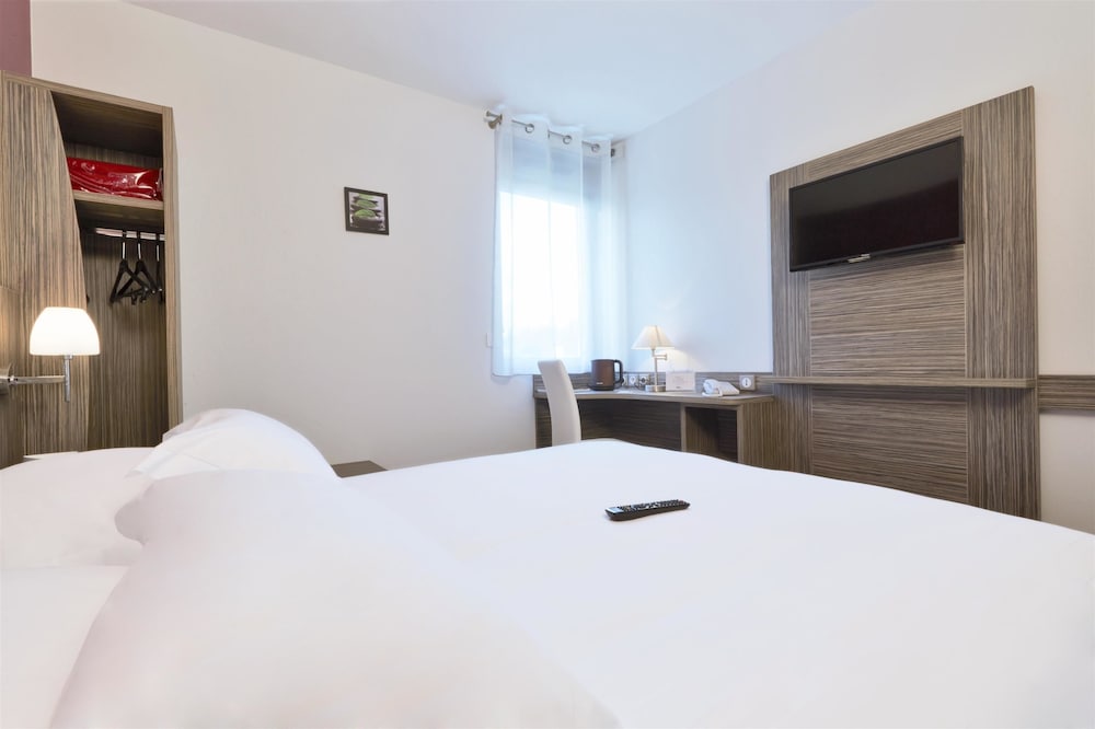 HOTEL KYRIAD SAINT CHELY D'APCHER - AIRE DE LA LOZERE 16/42