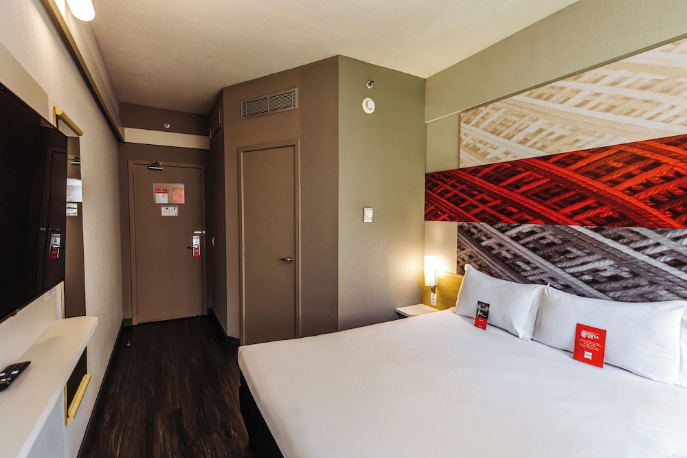 Ibis Maringa 17/50