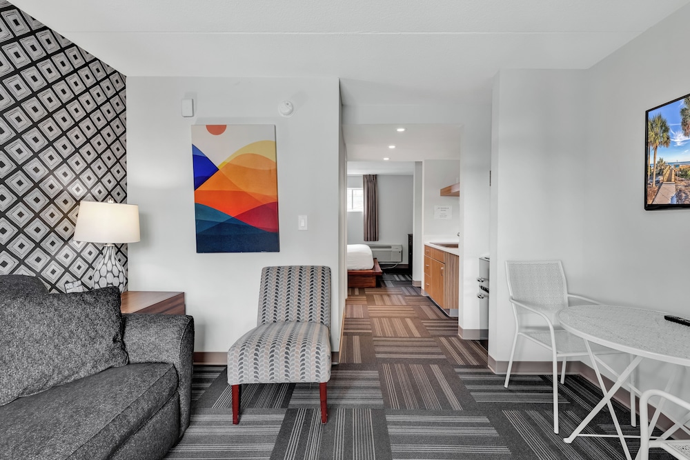 Holiday Shores 25/50