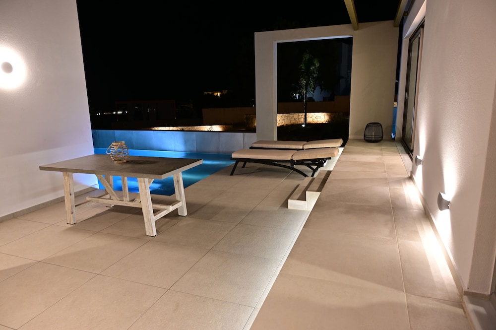 Kavos Hotel 43/80