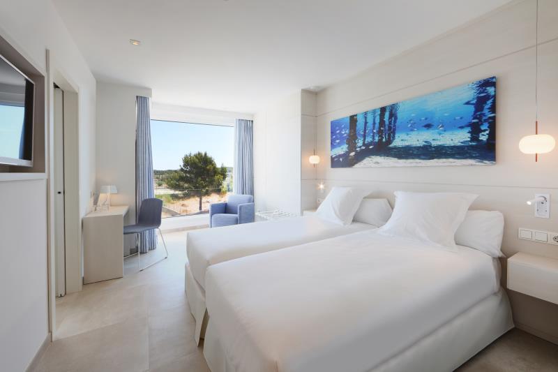 Semi Room, 2 Semi Double Beds, Lateral Side Sea View