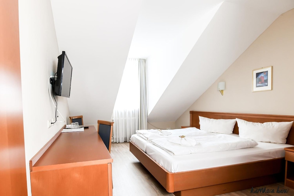 Hotel Blutenburg 12/50