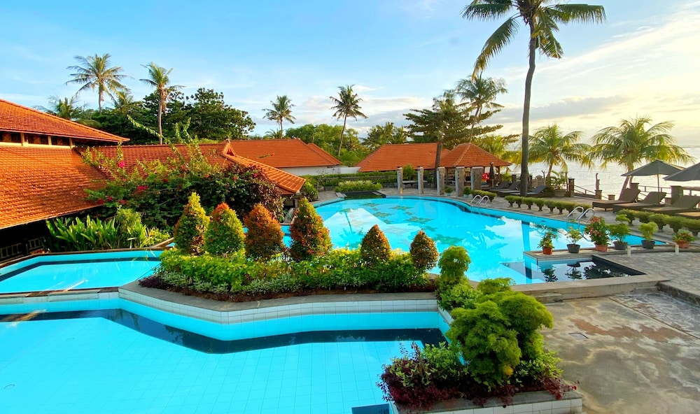 Nugraha Lovina Seaview Resort & Spa 64/69