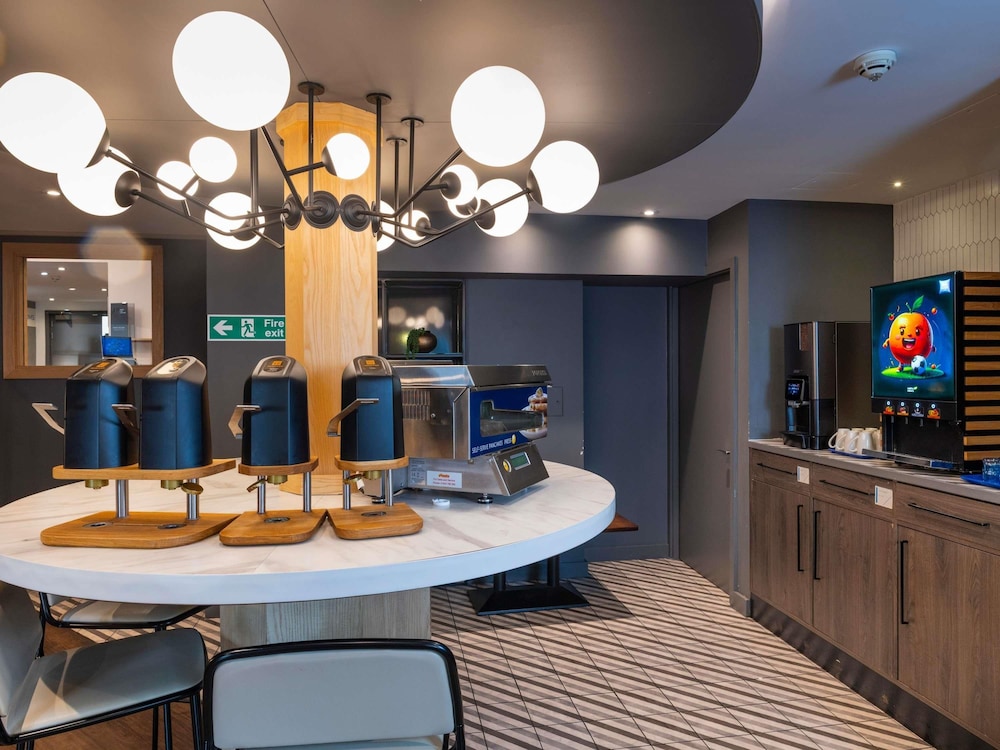 ibis budget Swindon 30/50