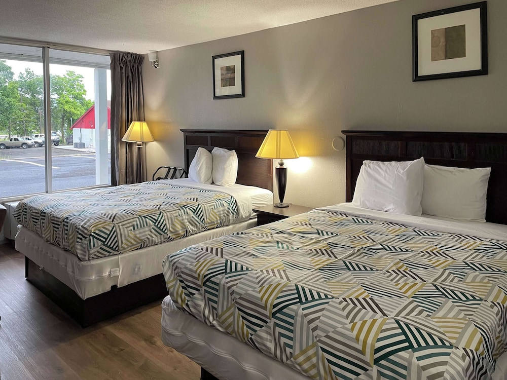 OYO Hotel Wytheville I-77 & I-81 4/40