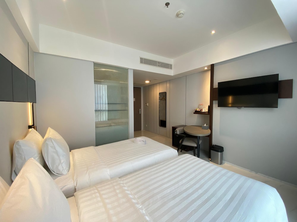 Grand Whiz Hotel Praxis Surabaya 6/43