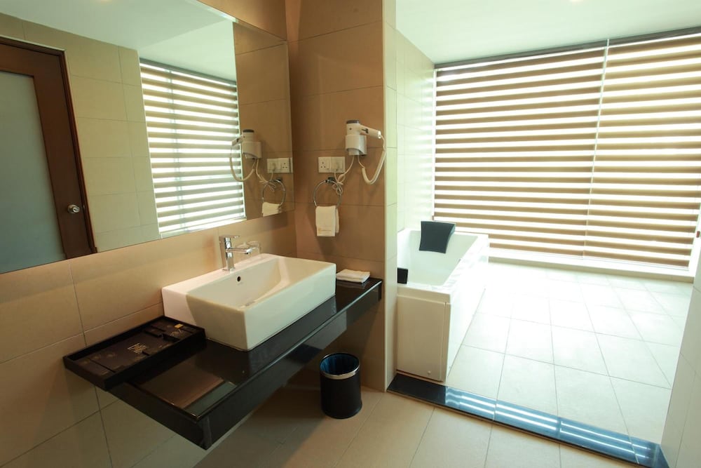 Symphony Suites Hotel 31/31