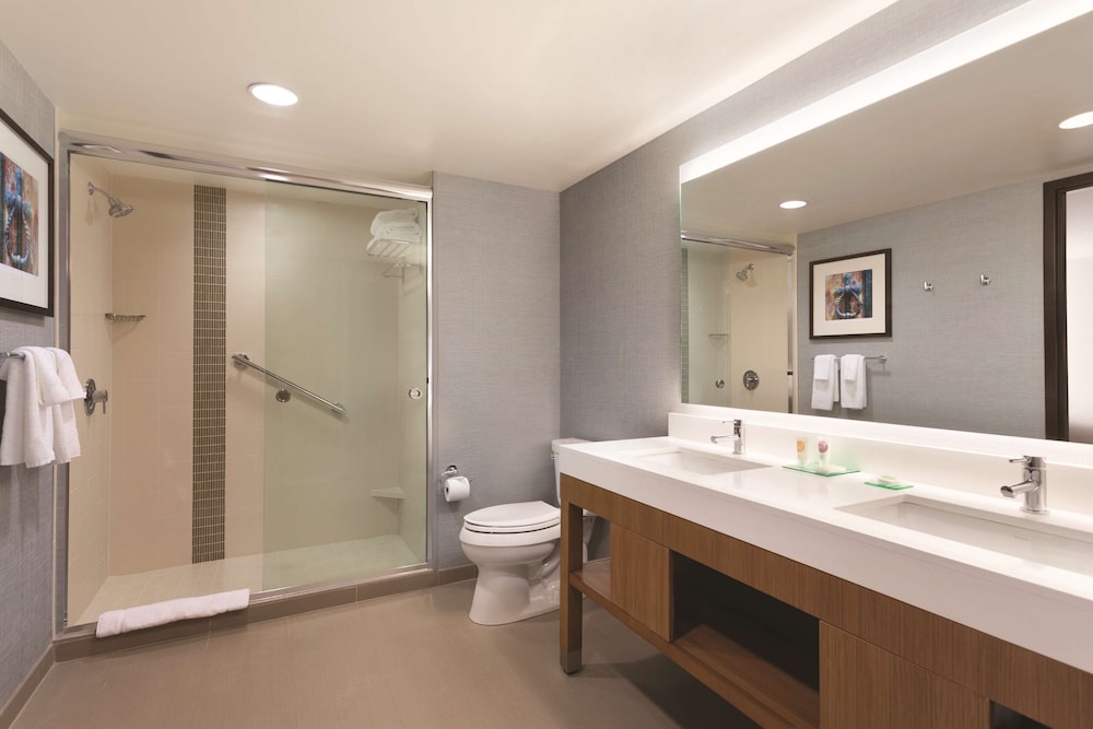 Hyatt Place Buffalo/Amherst 69/70