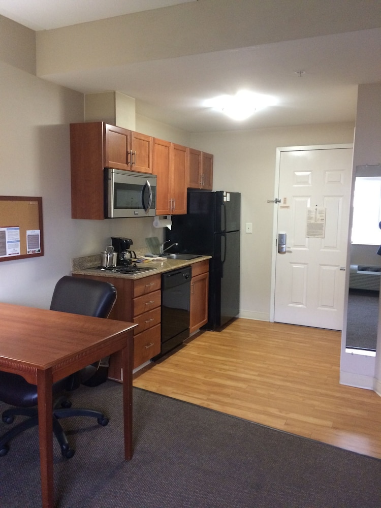 Candlewood Suites Jacksonville 66/72