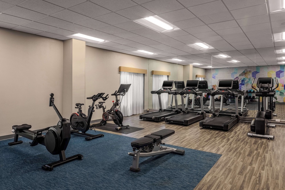 Hyatt Place Charlotte Airport/Lake Pointe 24/48