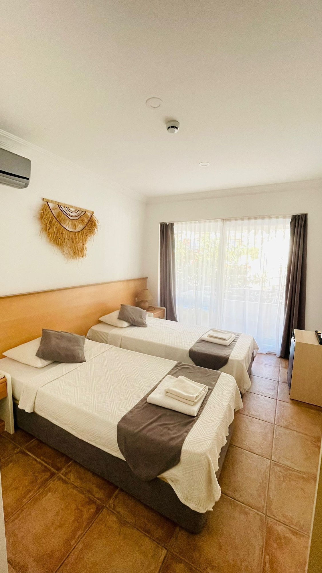 STANDARD, TWIN BEDS