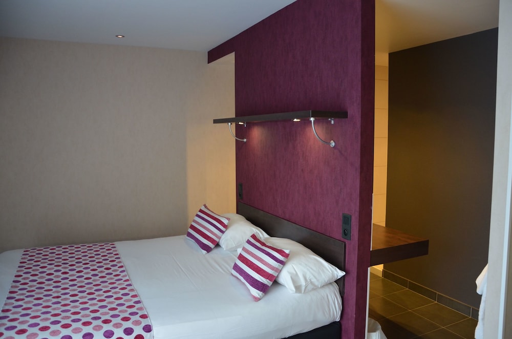 Golfe Hotel 5/54