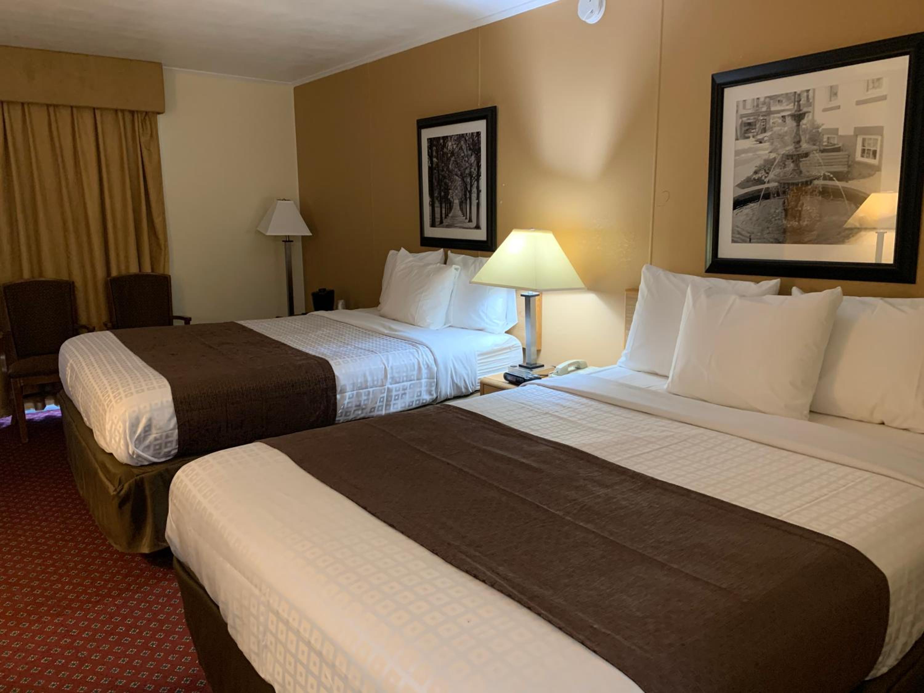 Red Carpet Inn & Suites 18/50