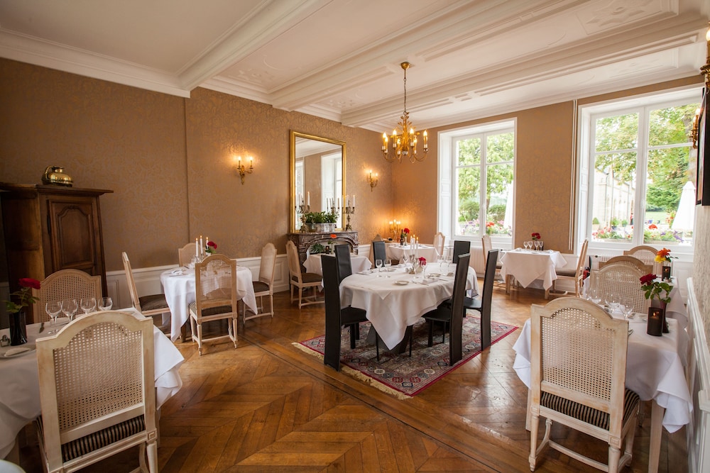 Chateau De Bellefontaine 16/50