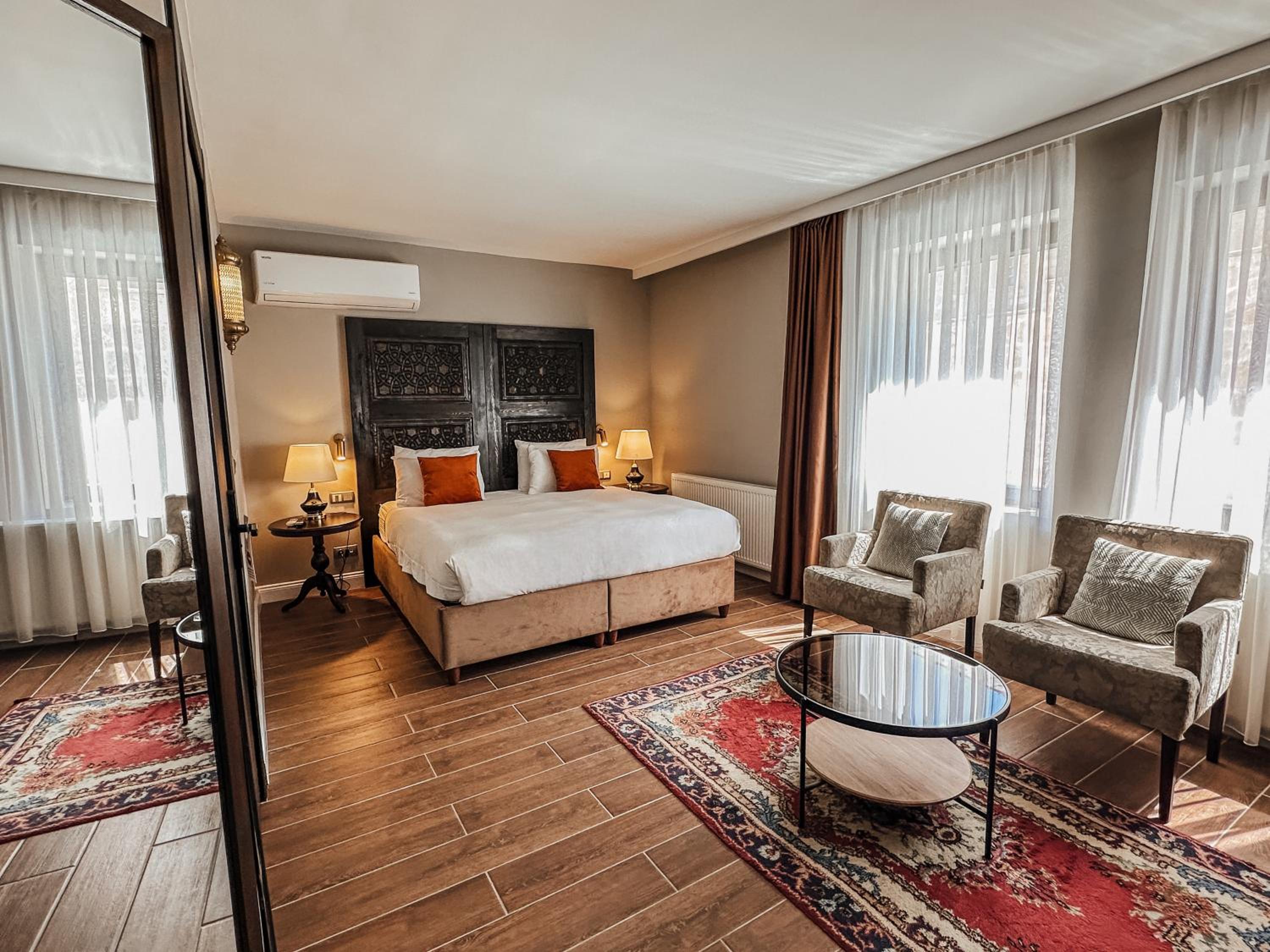 Room, Double Bed, Large